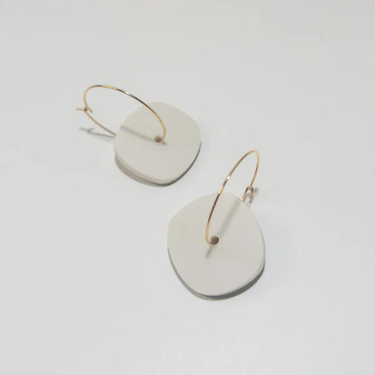 Mingled Aura Hoop Earrings – Matte Ivory Beige