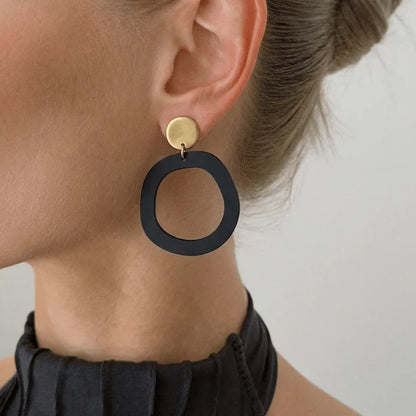 Mingled Charlie Dangle Earrings – Matte Black