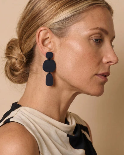 Mingled Petra Statement Dangle Earrings – Matte Black