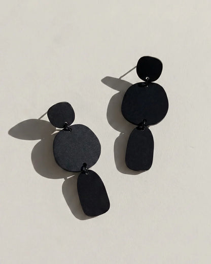 Mingled Petra Statement Dangle Earrings – Matte Black